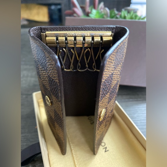 Authentic Louis Vuitton 6 Key Holders - Picture 3 of 5